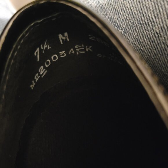 Munro American Ladies Burgandy/Black Flat Tie Up Oxford shoe, Size 7.5 M - Picture 4 of 9